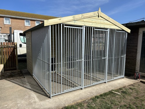 Luxury triple dog - kennel, and
